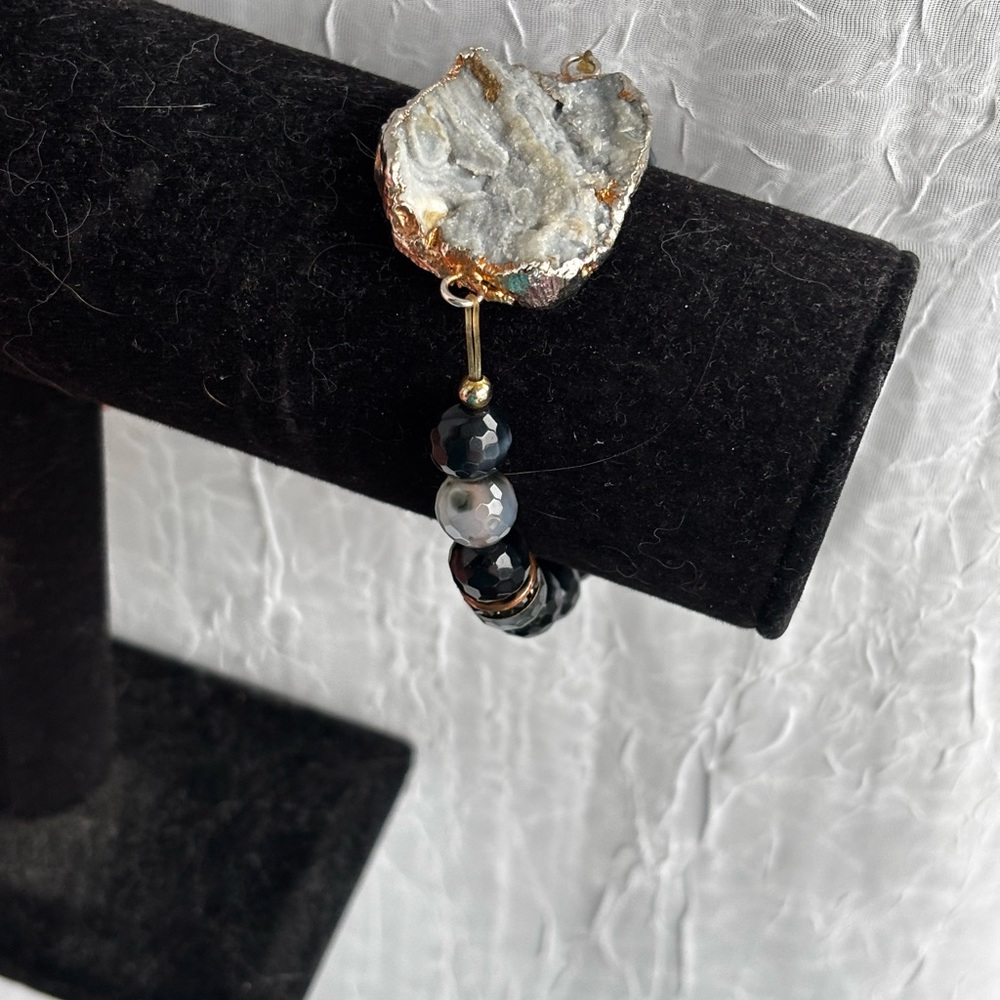 Handcrafted Gray and Gold Druzy bracelet with Black and grey Beads - Picture 2 of 4